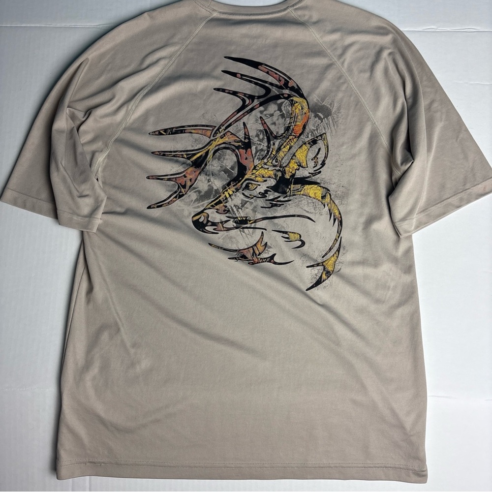 Legendary Whitetails Men's Medium T-Shirt Beige Deer Buck Bowhunting Polyester